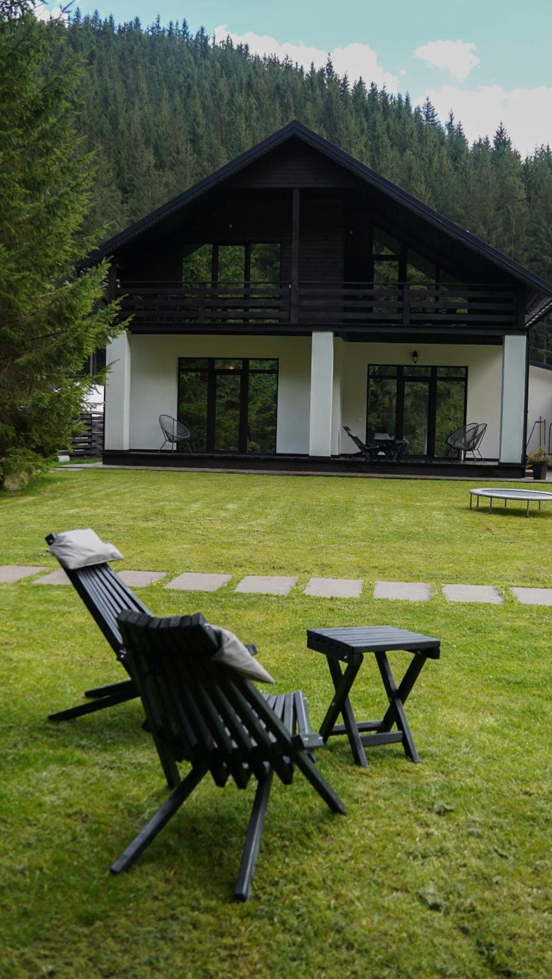 Berghaus Bukovel Villa Exterior photo