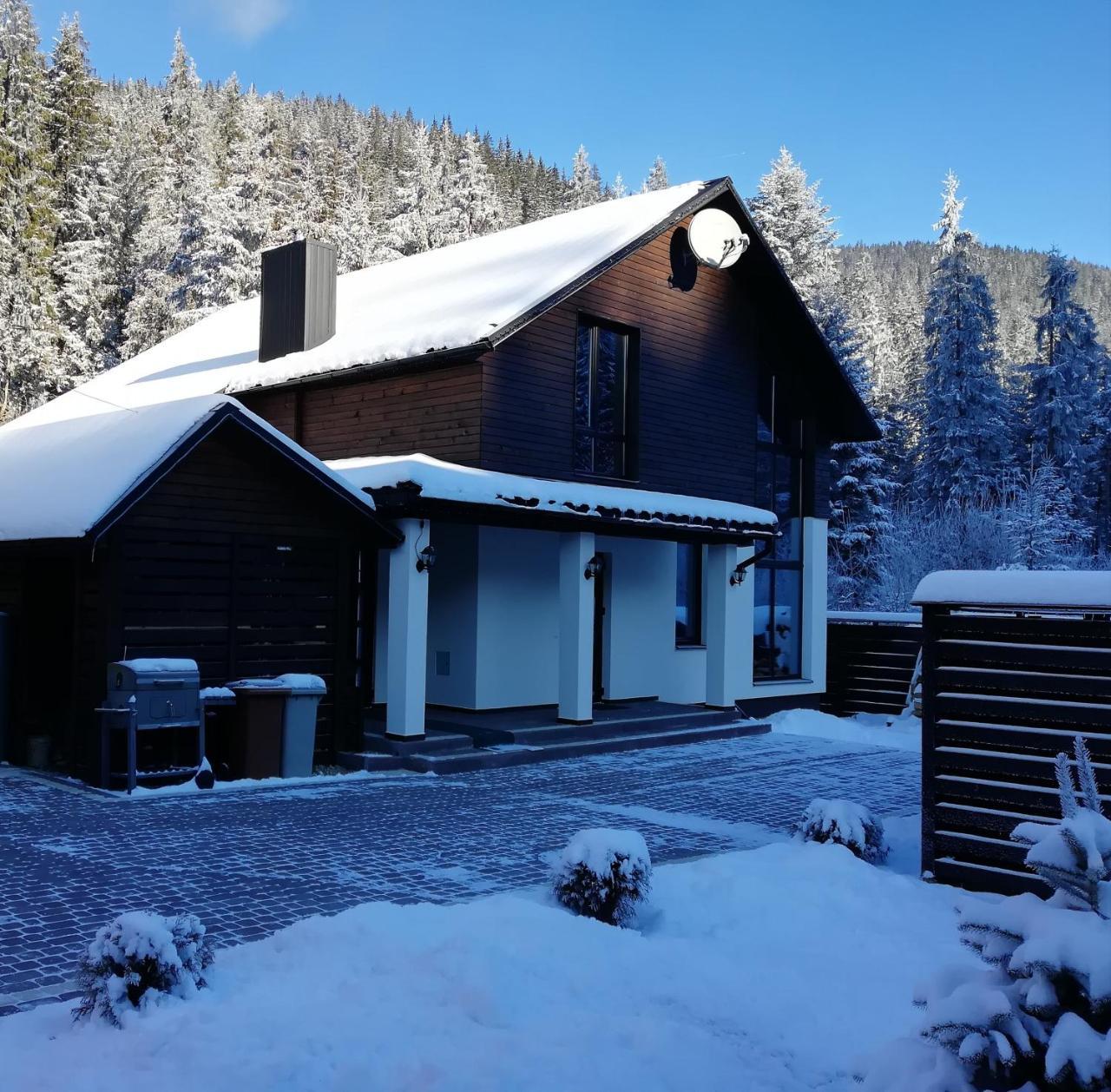 Berghaus Bukovel Villa Exterior photo